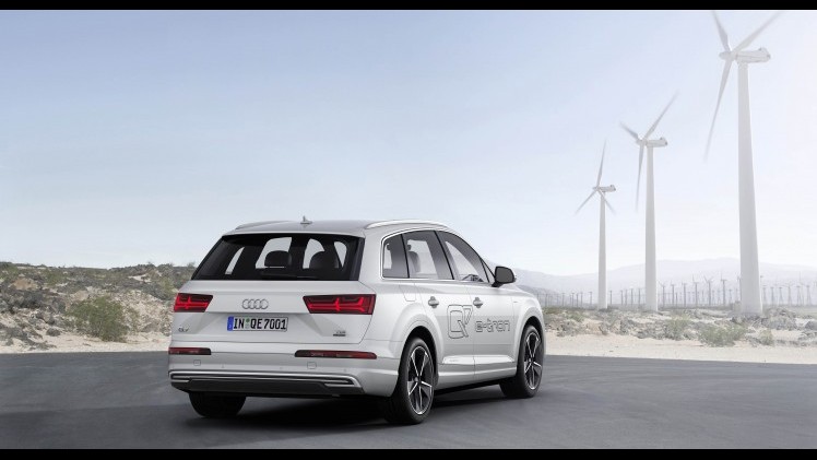 Audi raamt de prijs van de Q7 e-tron op circa 85.000 euro. De plug-in hybride komt in 2016 op de markt met 15% bijtelling.