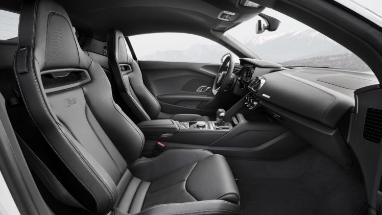 Audi lanceert met de R8 RWS een volledig achterwiel aangedreven topsporter.