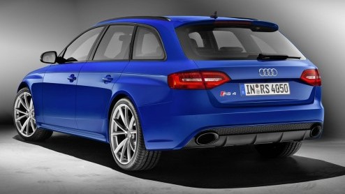 Precies twintig jaar geleden kwam Audi met de eerste RS op de proppen, de Avant RS 2. De fabrikant viert twintig jaar RS met de RS4 Avant Nogaro selection die zijn debuut maakt in Genve.