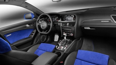 Precies twintig jaar geleden kwam Audi met de eerste RS op de proppen, de Avant RS 2. De fabrikant viert twintig jaar RS met de RS4 Avant Nogaro selection die zijn debuut maakt in Genve.