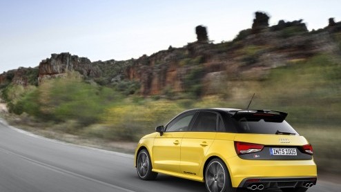 Na enkele teasers en gelekte beelden komt Audi nu officieel met alle informatie over de S1 naar buiten, die zoals als driedeurs en als Sportback beschikbaar komt. De S1 arriveert in mei bij de dealer.