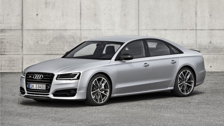 Audi S8 plus krijgt gezelschap van S8 Sport Edition, een extra versie van de reguliere S8 met maar 1000 euro meerprijs.