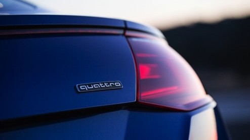 Rijtest nieuwe Audi TT 2.0 TFSI en 2.0 TDI met 20% bijtelling. Eind 2014 staat hij in de showroom: gemener, lichter en voorzien van een prachtig interieur.