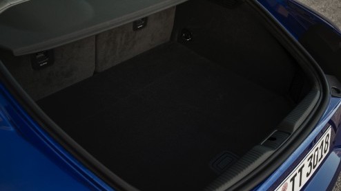 Rijtest nieuwe Audi TT 2.0 TFSI en 2.0 TDI met 20% bijtelling. Eind 2014 staat hij in de showroom: gemener, lichter en voorzien van een prachtig interieur.