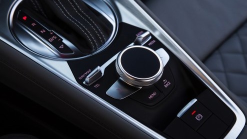 Rijtest nieuwe Audi TT 2.0 TFSI en 2.0 TDI met 20% bijtelling. Eind 2014 staat hij in de showroom: gemener, lichter en voorzien van een prachtig interieur.