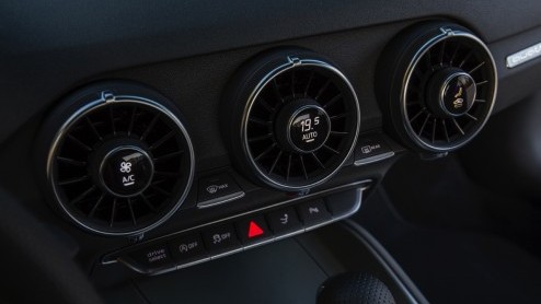 Rijtest nieuwe Audi TT 2.0 TFSI en 2.0 TDI met 20% bijtelling. Eind 2014 staat hij in de showroom: gemener, lichter en voorzien van een prachtig interieur.