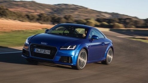 Rijtest nieuwe Audi TT 2.0 TFSI en 2.0 TDI met 20% bijtelling. Eind 2014 staat hij in de showroom: gemener, lichter en voorzien van een prachtig interieur.