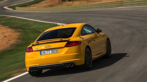 Rijtest nieuwe Audi TT 2.0 TFSI en 2.0 TDI met 20% bijtelling. Eind 2014 staat hij in de showroom: gemener, lichter en voorzien van een prachtig interieur.