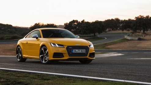 Rijtest nieuwe Audi TT 2.0 TFSI en 2.0 TDI met 20% bijtelling. Eind 2014 staat hij in de showroom: gemener, lichter en voorzien van een prachtig interieur.