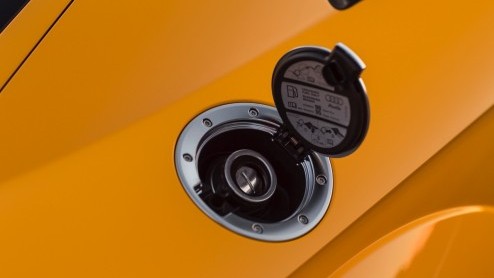 Rijtest nieuwe Audi TT 2.0 TFSI en 2.0 TDI met 20% bijtelling. Eind 2014 staat hij in de showroom: gemener, lichter en voorzien van een prachtig interieur.