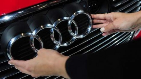 Audi heeft in een officieel bericht laten weten dat de fabrikant bezig is met de ontwikkeling van een Q1. Het duurt nog tot 2016 voordat we een productieversie mogen verwelkomen.
