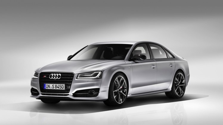 Baas boven baas met de Audi S8 plus, die dankzij extra vermogen en aangedikte looks de snelste limousine van de markt is met 605 pk en 750 Nm.
