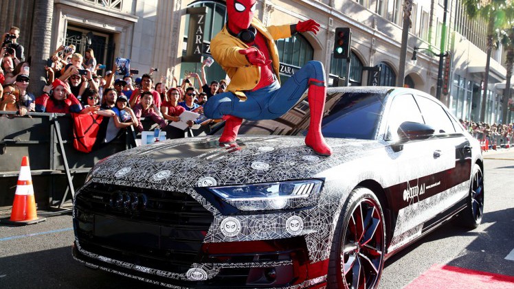 Audi heeft een gecoufleerde nieuwe A8 laten zien tijdens de Hollywood-premire van de film Spiderman.