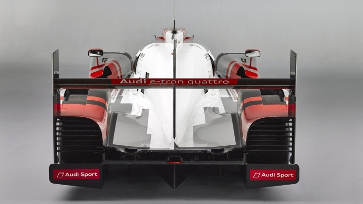 Het belooft een spannende editie van de 24 uur van Le Mans te worden. Audi, Toyota en Porsche zetten allemaal in op de winst. Audi presenteert nu als eerste de nieuwe racewagen, de R18 e-tron quattro.