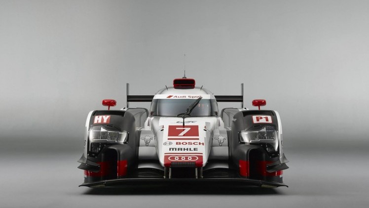 Het belooft een spannende editie van de 24 uur van Le Mans te worden. Audi, Toyota en Porsche zetten allemaal in op de winst. Audi presenteert nu als eerste de nieuwe racewagen, de R18 e-tron quattro.