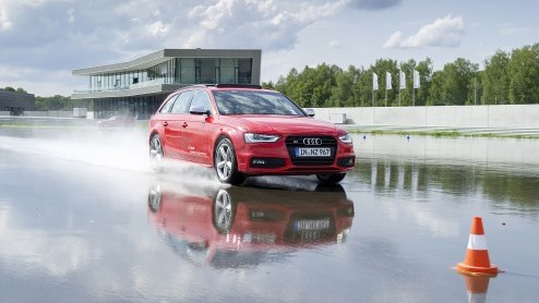 Audi heeft in het Duitse Neuburg in Beieren een nieuw testcentrum geopend van waaruit drie divisies opereren: het Competence Center Motorsport, Audi Driving Experience en Technical Development