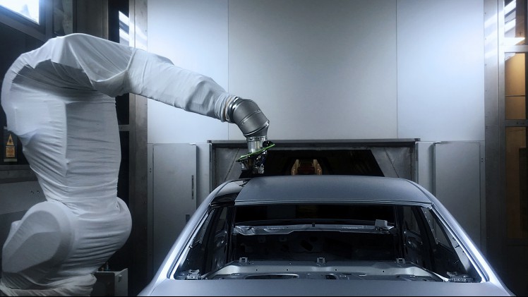 Audi test met een spuitmethode om contrastkleuren in n spuitsessie aan te brengen.