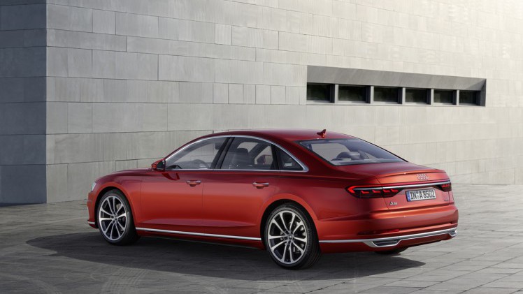 Audi lanceert de nieuwe 5,13 meter lange A8 op de komende IAA en zet de auto medio december in de showroom.
