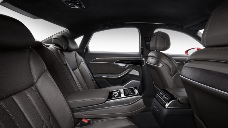 Audi lanceert de nieuwe 5,13 meter lange A8 op de komende IAA en zet de auto medio december in de showroom.