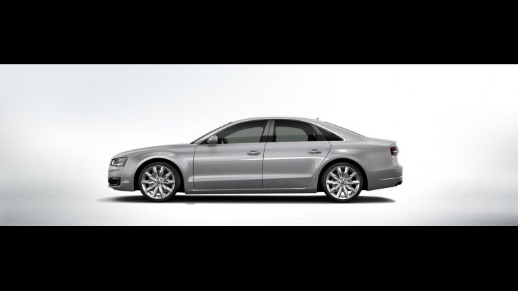 Audi A8 viert 21e verjaardag met A8 21 Sport Edition, die in een oplage van 21 stuks verkocht wordt bij de dealers.