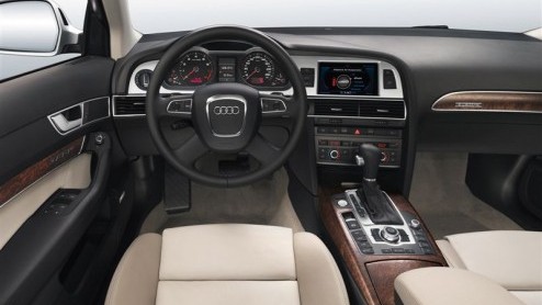 In de Auto Trophy 2008, georganiseerd door het Duitse tijdschrift Auto Zeitung, wist Audi goed in de prijzen te vallen. Zowel de A4 als de A6 maar ook de de R8 werden tot favoriet in hun segment gekoz