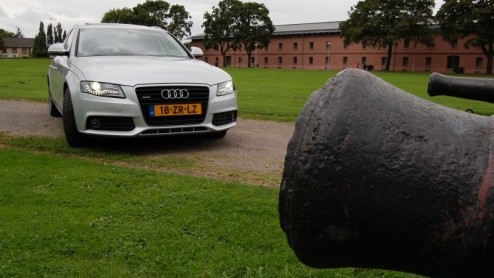 Een sportieve stationwagon is er in allerlei soorten en maten. De Audi A4 Avant is er volgens zijn scheppers ook zo een. Ingredinten als sportieve looks, dynamische rijeigenschappen en krachtige voor