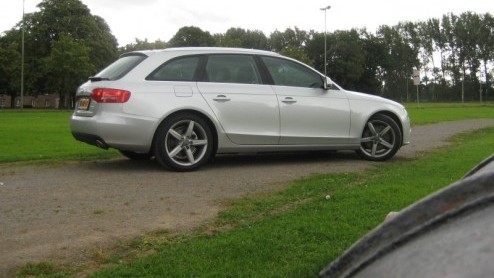 Een sportieve stationwagon is er in allerlei soorten en maten. De Audi A4 Avant is er volgens zijn scheppers ook zo een. Ingredinten als sportieve looks, dynamische rijeigenschappen en krachtige voor