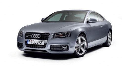 Een standaard A5 is natuurlijk ook niet alles. Om je net nieuwe Audi Coup een wat sneller uiterlijk te geven kun je besluiten om hem een S line pakket mee te geven.