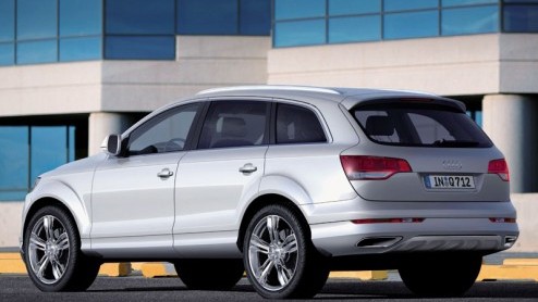Audi heeft vandaag een nieuwe motor gepresenteerd in de Q7. Het is gelijk het topmodel van de modelserie. De nieuwe motor in de SUV krijgt 12 cilinders en een inhoud van 6.0 liter. En oh ja, het is ee