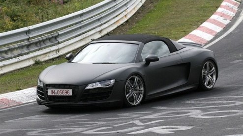 Het succes van de Audi R8 houdt voorlopig nog niet op. Een reusachtige diesel, nieuwe V10, en dan nu ook een Spider-versie. Zelfs de 5.0 TFSI uit de RS6 lijkt geen utopie....