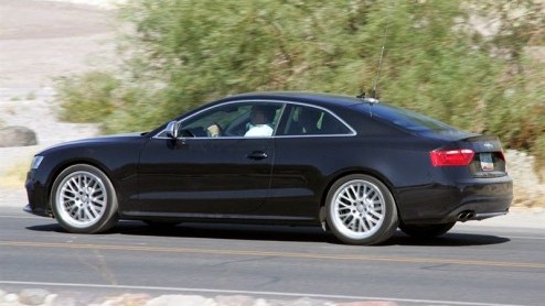 Over de Audi S5 hebben we weinig te klagen, maar de kriebels naar meer spektakel zijn er altijd. Audi weet dat heel goed, want de overtreffende trap rijdt al rond. Maak kennis met de Audi RS5!