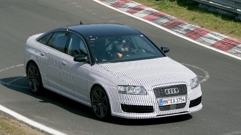 Wat BMW kan, kan Audi natuurlijk ook. Nu de BMW M5 alweer een tijd op de weg rijdt is het tijd voor een antwoord van Audi. En die gaat er binnenkort komen.