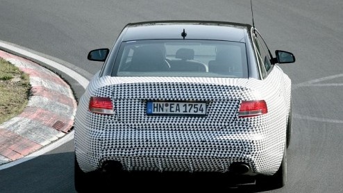Wat BMW kan, kan Audi natuurlijk ook. Nu de BMW M5 alweer een tijd op de weg rijdt is het tijd voor een antwoord van Audi. En die gaat er binnenkort komen.