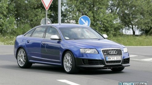 Opnieuw hebben we foto's van een van de meest brute Audi's die er zijn, de RS6. Zoals we al wisten kreeg de RS6 de motor uit de Lamborghini Gallardo, maar dan voorzien van een turbo. Het vermogen wat 