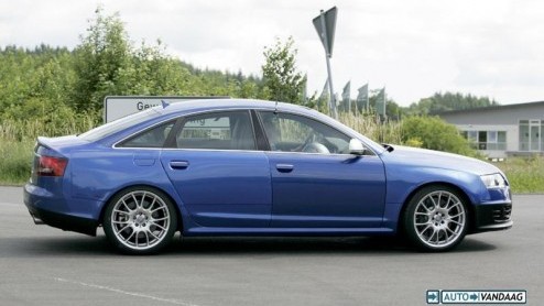 Opnieuw hebben we foto's van een van de meest brute Audi's die er zijn, de RS6. Zoals we al wisten kreeg de RS6 de motor uit de Lamborghini Gallardo, maar dan voorzien van een turbo. Het vermogen wat 