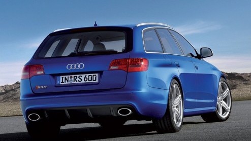 Na heel veel spyshots, filmpjes en aanverwante zaken is het dan eindelijk officieel. Audi presenteert je de meest krachtige boodschappenauto van dit moment, de RS6.