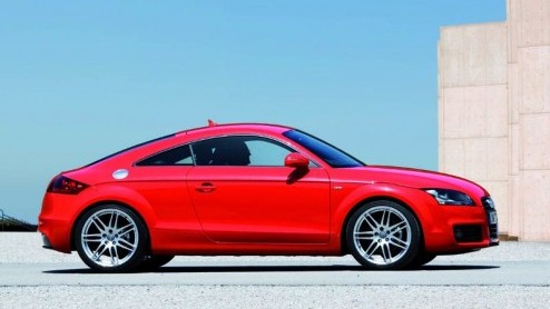 Bij de eerste fotos hielden we ons hart eigenlijk een beetje vast, maar die vrees bleek geheel ongegrond. De nieuwe Audi TT is in het echt veel mooier dan op een plaatje. En hij heeft nog meer verass