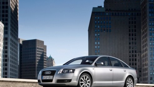 Bij vele zakenlieden staat de Audi A6 op de shortlist. Het vakblad Automobiel Management heeft de Duitser voor de tweede keer uitgeroepen tot Zakenauto van het Jaar. De nieuwe kleine broer, A4, ging m