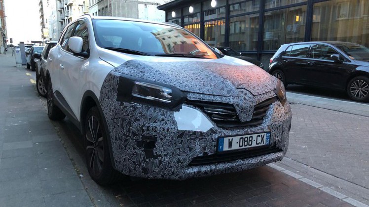 Renault geeft de Kadjar een facelift en toont deze begin oktober in Parijs.