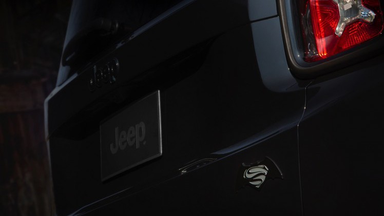 Gratis automaat bij Jeep Renegade 1.4 MultiAir turbo. De Jeep Renegade kan zonder meerprijs rekenen op de zestraps DDCT-automaat met dubbele koppeling.