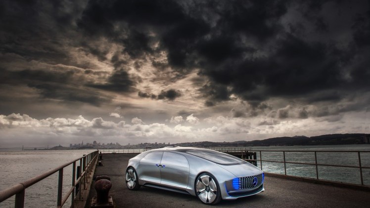 Met de Mercedes-Benz F 015 Luxury in Motion conceptcar laat Mercedes zien hoe autonoom rijden er in 2030 uit moet komen te zien. In San Francisco stapten we in en lieten de auto het werk doen.