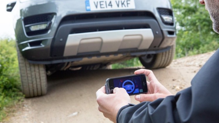 Land Rover onthult Range Rover Sport studiemodel met autonome rijfuncties voor onroad, parkeren en offroad.