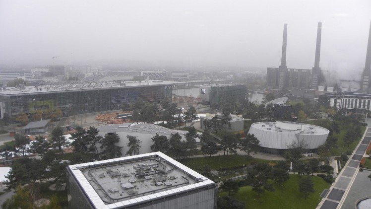 Autostadt is de plek waar de Volkswagen-groep het begrip merkbeleving tot uiting brengt. Wij namen er een kijkje en zochten uit of het alleen voor VAG-liefhebbers is of dat iedereen geweest moet zijn.