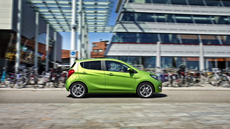 In de autoverkopen van 2016 weet Opel tot nu toe goed te scoren. Het Duitse merk boekt verkoopsucces met de Karl, Corsa en Astra. 2016 is het laatste jaar voor nieuwe auto's met 15% bijtelling.