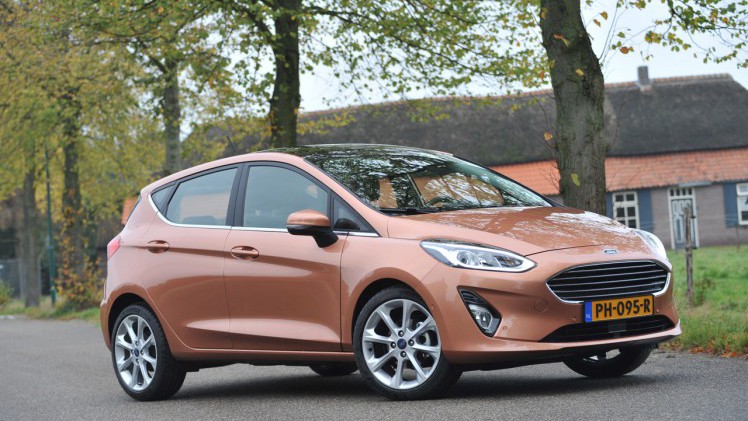 In de eerste zes maanden van 2018 werden in ons land flink meer auto's verkocht.