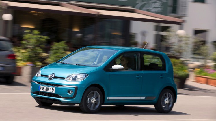 De autoverkopen van 2016 komen uit op 400.000 stuks, verwacht de branche. Sinds maart 2016 nemen de autoverkopen weer toe. Duitse en Franse merken gaan aan kop.