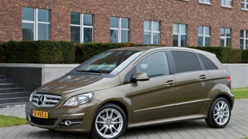 Niet al te duur een Mercedes-Benz voor de zaak rijden. Dat kan met de ruime B-Klasse, die nu op grijs kenteken leverbaar is. De B-Klasse VAN is er ook in BlueEFFICIENCY-uitvoering met groen energielab