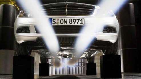 De komst van de Mercedes-Benz C-Klasse BlueEfficiency modellen was al bekend, maar de prijzen van deze zuinige Cs waren dat nog niet. Dat verandert vandaag. De C 180 Kompressor BlueEfficiency is er v