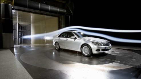 De komst van de Mercedes-Benz C-Klasse BlueEfficiency modellen was al bekend, maar de prijzen van deze zuinige Cs waren dat nog niet. Dat verandert vandaag. De C 180 Kompressor BlueEfficiency is er v