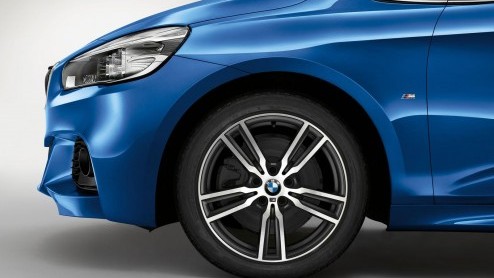 Dat BMW de 2 Serie Active Tourer ook gaat aanbieden met M Sport pakket was al geen geheim meer. Fotos daarvan hadden we nog niet. Tot vandaag. Zie hier de eerste beelden van de MPV in trainingspak.